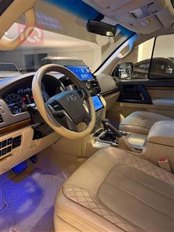 تۆیۆتا لاند کروزەر